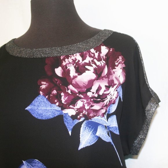 Semi-Sheer statement top - Picture 2 of 4